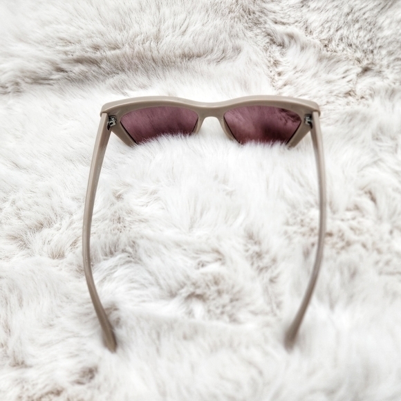 Vince Camuto‎ beige with purple tinted frames, used sungalsses - Picture 4 of 6